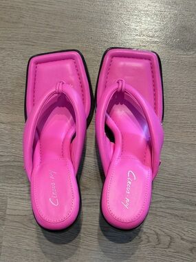 Circus by Sam Edelman Bright Pink Square-Toe Thong Sandals